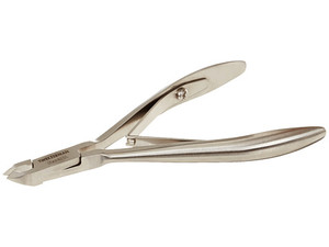 lot 915 image: Tweezerman Rockhard Cuticle Nipper 14 Jaw Model No. 3193-R
