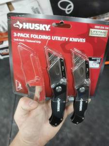 lot 1244 image: Husky 3 Pack Folding Utility Knives, 1 Missing