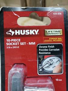 lot 3594 image: Husky 10 Piece Socket Set,
