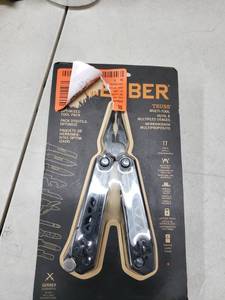 lot 3596 image: Gerber Truss Multitool