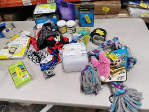 lot 2573 image: Box Of Pet SuppliesToys