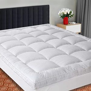 lot 640 image: BedLuxury Mattress Topper, Twin