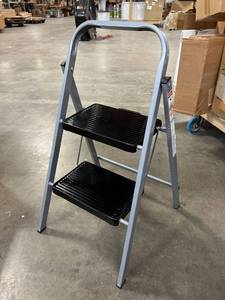 lot 41893 image: 2 Step Steel Step Ladder Folding