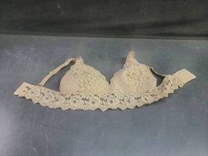 lot 73096 image: Hogfish size medium bra