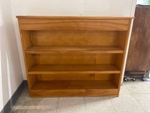 lot 5375 image: book shelf