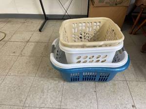 lot 5386 image: clothes basket lot