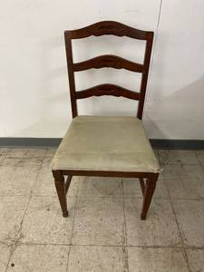 lot 5395 image: vintage chair