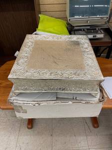 lot 5411 image: 18 inch silver cake stand