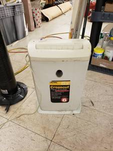 lot 5748 image: paper shredder works