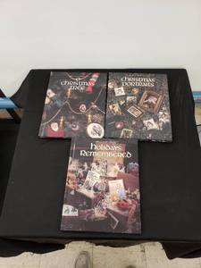 lot 5772 image: lot of Christmas craft books