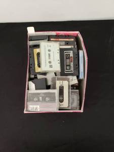 lot 5776 image: lot of cassette tapes