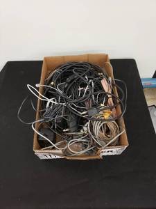 lot 5812 image: lot of misc. cords