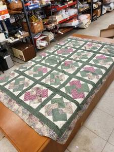 lot 5827 image: small quilt