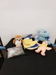 lot 5835 image: lot of plush toys