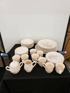 lot 5875 image: Noritake Keltcraft 8-place setting dishes Ireland