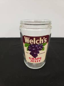 lot 5906 image: old Welchs jar