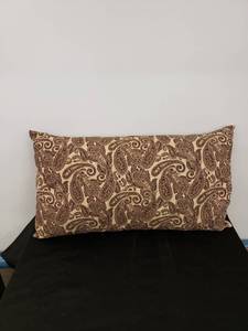 lot 5938 image: rectangle paisley throw pillow