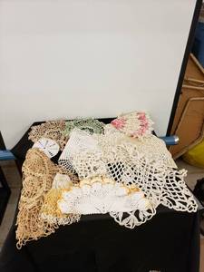 lot 5951 image: lot of old doilies