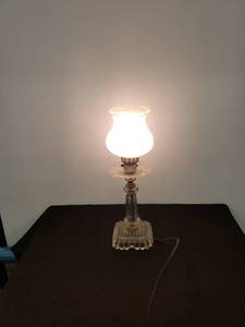 lot 5962 image: old dresser lamp works