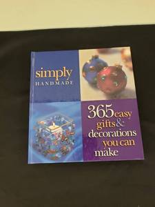 lot 5977 image: simply handmade craft book