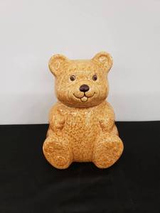 lot 5985 image: Avon bear cookie jar