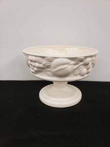lot 5993 image: ceramic white pedadtal bowl