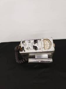 lot 6523 image: Geiger counter