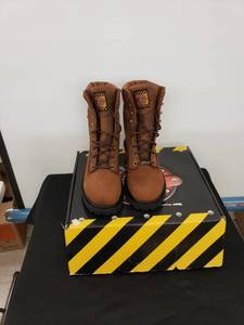 lot 6533 image: NIB Justin steel toe work boots sz 10D