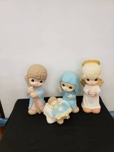 lot 6545 image: precious moments nativity
