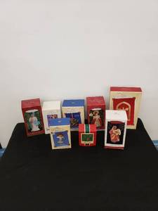lot 6551 image: lot of Hallmark Ornaments