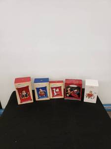 lot 6552 image: lot of Santa hallmark ornaments