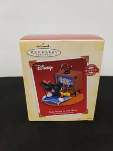lot 6553 image: Disney Hallmark ornament animated