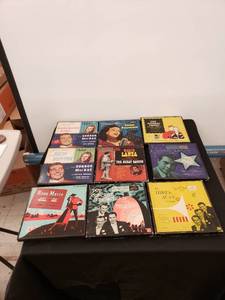 lot 6570 image: lot of boxed 45s