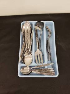 lot 6600 image: lot of silverware