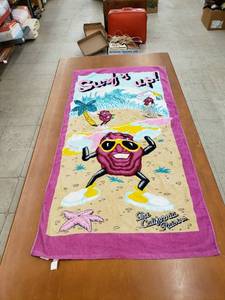 lot 6604 image: california raisins Beach towel