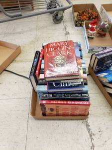 lot 6616 image: lot of Mary Higgins Clark hardback books