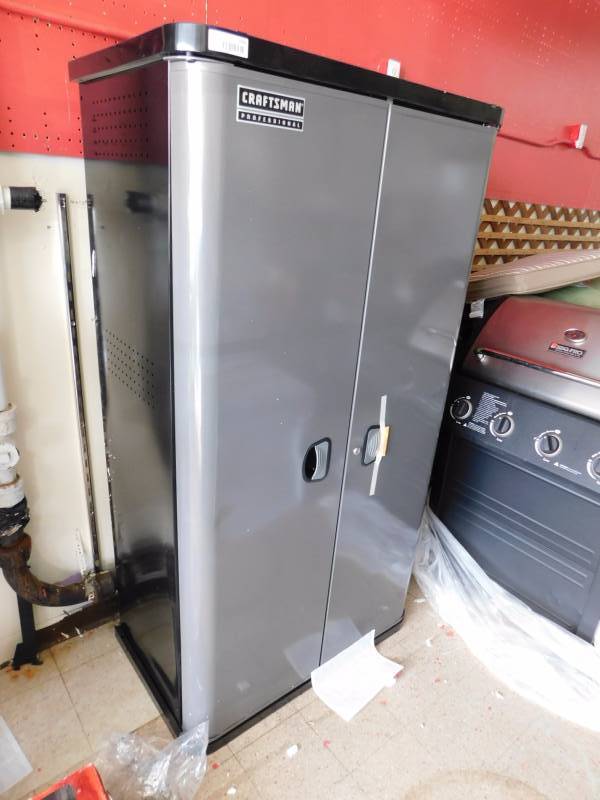 lot 1091 image: Craftsman steel 2 door cabinet