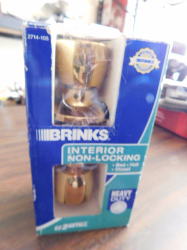 lot 1106 image: Brinks doorknob kit
