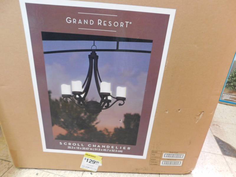 lot 1116 image: Grand Resort Chandilier