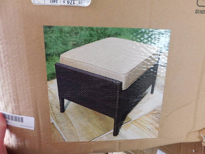 lot 1118 image: patio otomon