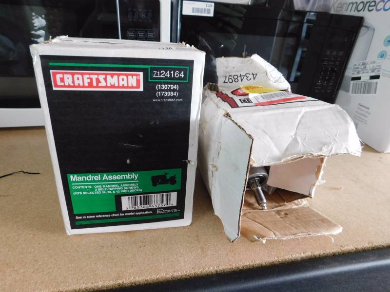 lot 1136 image: 2 Craftsman mandrel assembly - lawn tractor