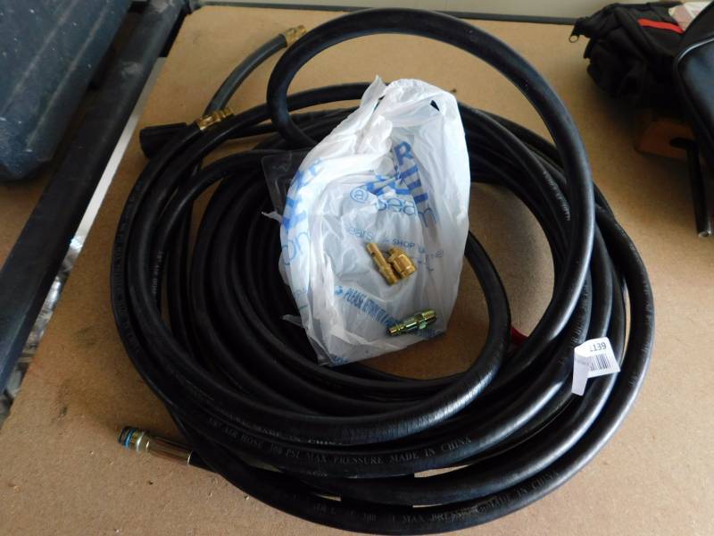 lot 1139 image: Air hose lot