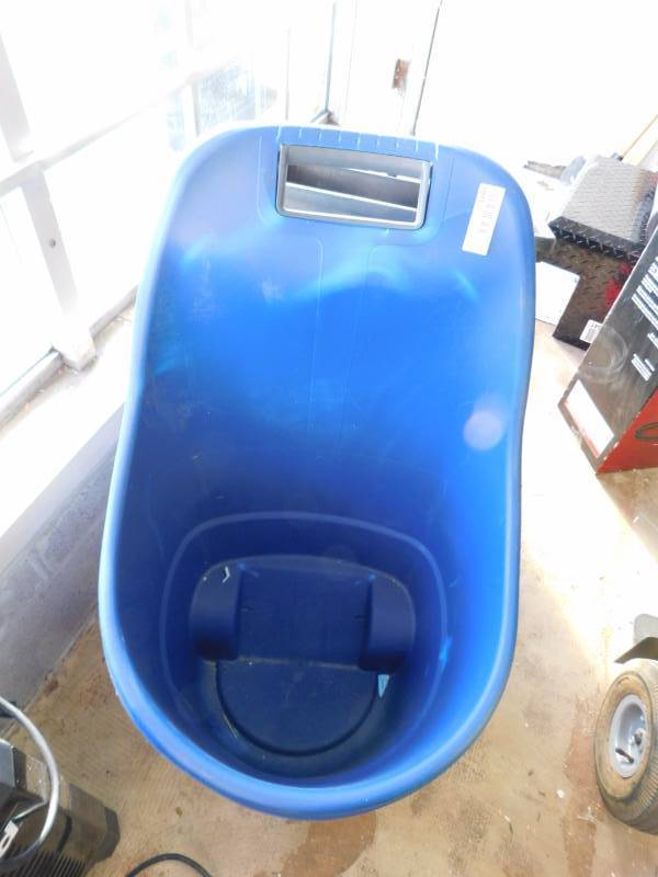 lot 1160 image: yard cart