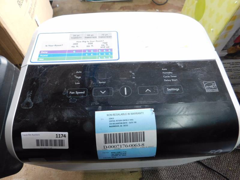 lot 1174 image: Kenmore humidifier