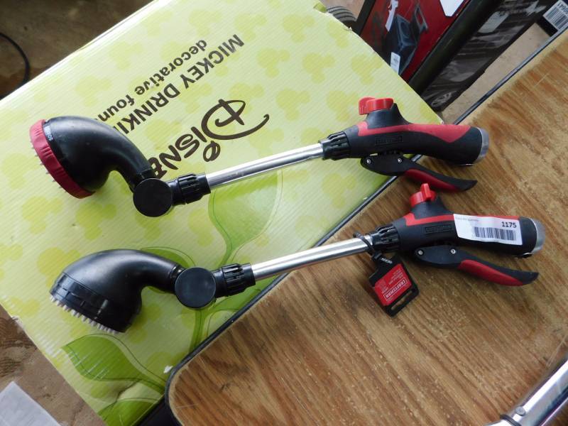 lot 1175 image: 2 Craftsman handheld garden sprayer