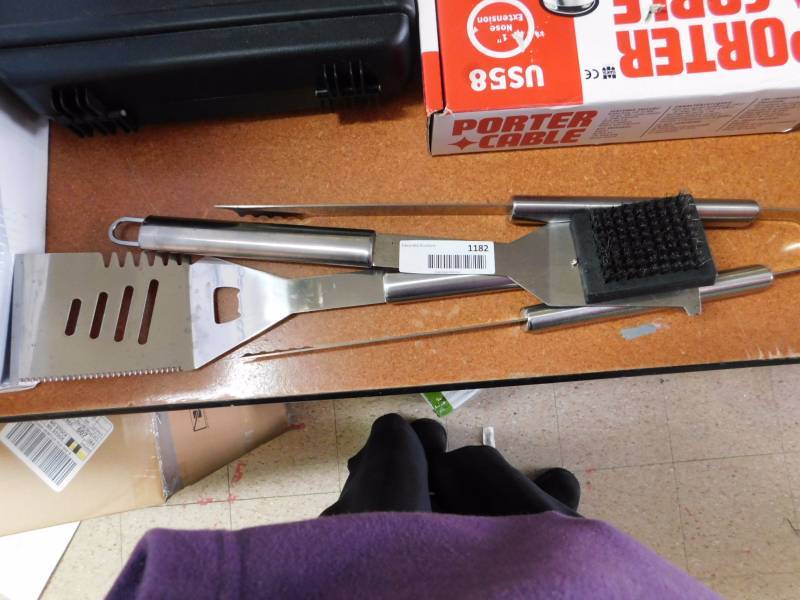 lot 1182 image: grill tool set