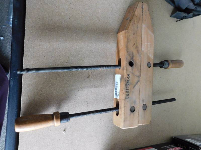 lot 1031 image: Craftsman wood vise