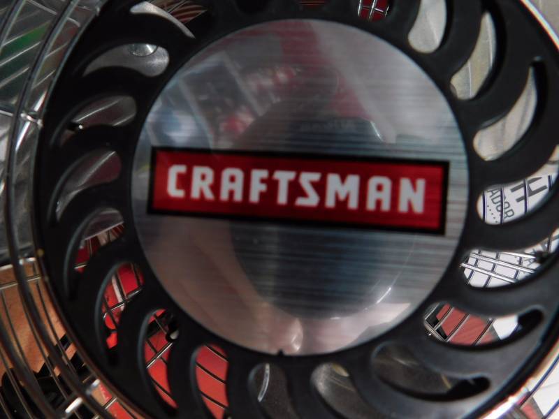 lot 1032 image: 2 - Craftsman 20 fans