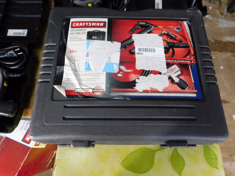 lot 1038 image: Craftsman Mechanics air tool kit