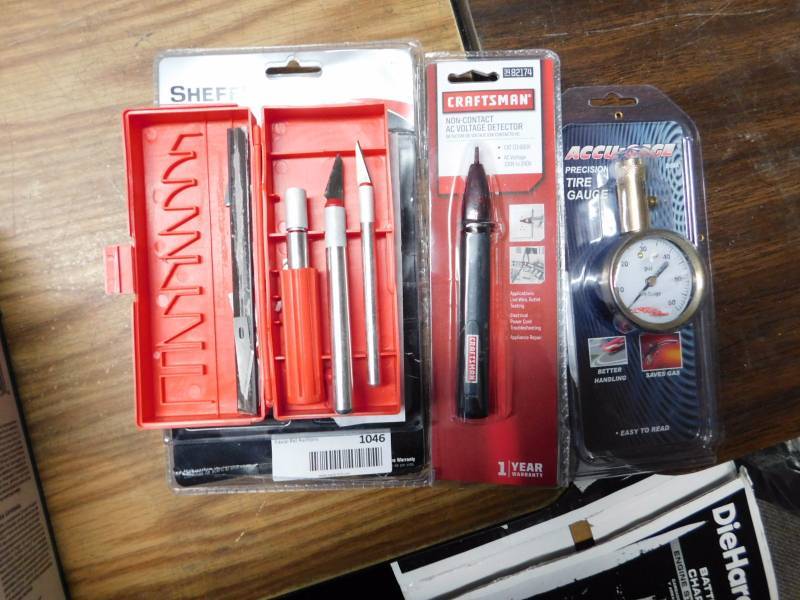 lot 1046 image: eXcto knife-AC voltage tester-tire gage